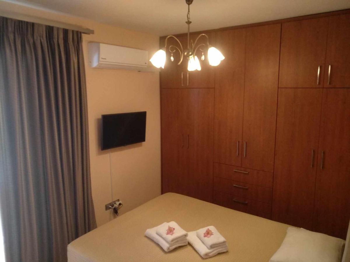 Villa Avatos - Near To The Port Of Rafina And The Airport Of Athens Agios Spyridon  Exterior foto